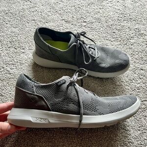 Kizik Madrid Eco Knit Mens Size 12 M Grey Running Shoes Hands Free Sneakers